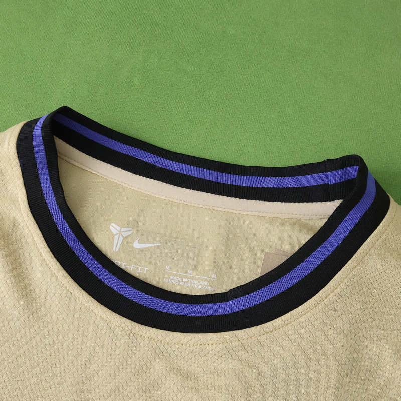 Barcelona Away x Kobe Bryant 25/26 - Long Sleeve Jersey - model photo