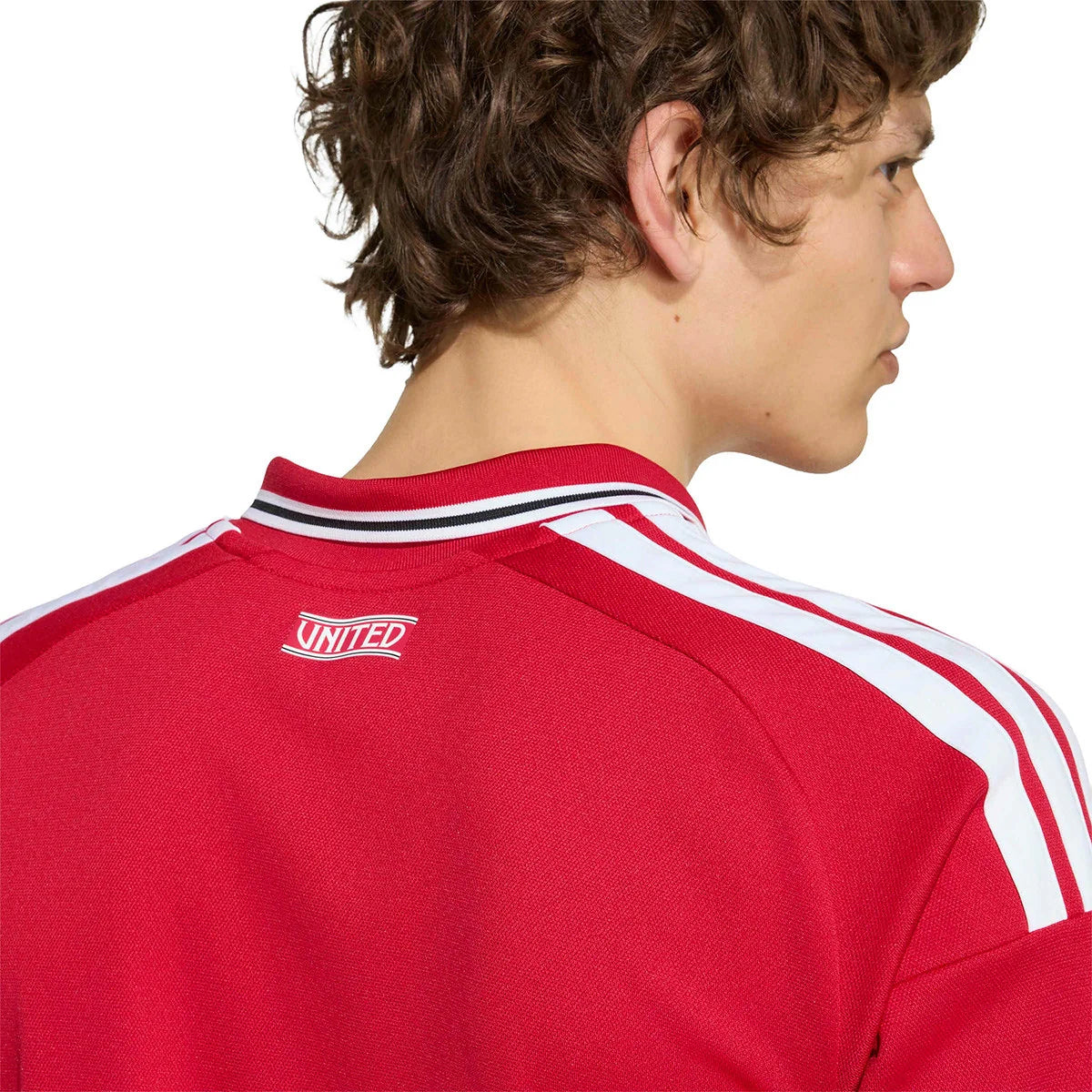 Manchester United Home Jersey 2026/27 - Fan - model photo